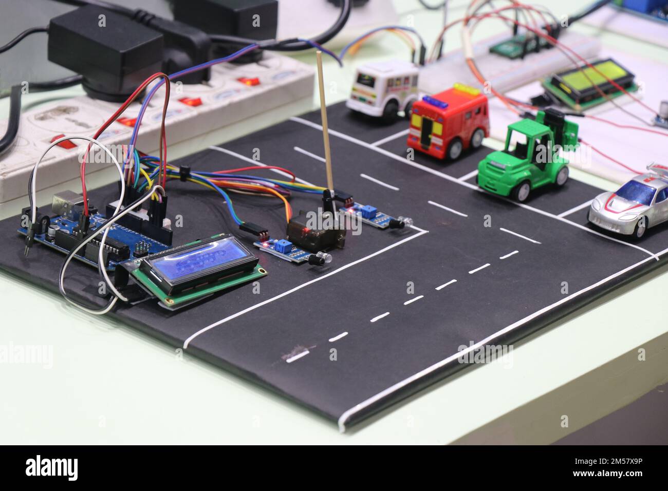 Microcontroller projects hi-res stock photography and images - Alamy