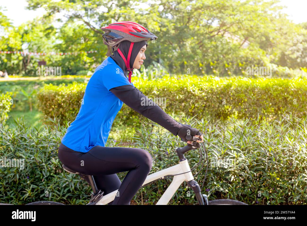 Indonesian girl helmet woman hi-res stock photography and images - Alamy