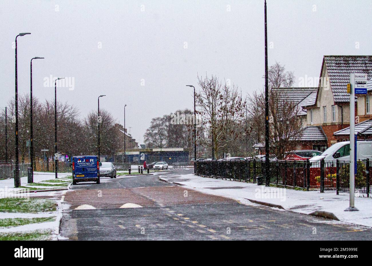 Snow falling in dundee hires stock photography and images Alamy