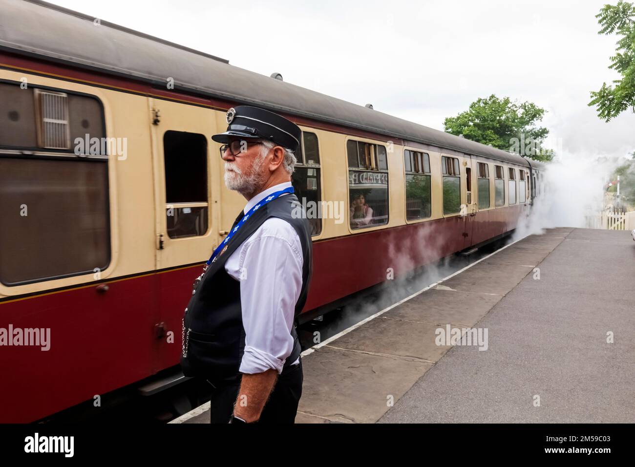 England, Sussex, Bluebell Railway, Sheffield Park Station, Platform Guard *** Local Caption ***  UK,United Kingdom,Great Britain,Britain,England,Engli Stock Photo