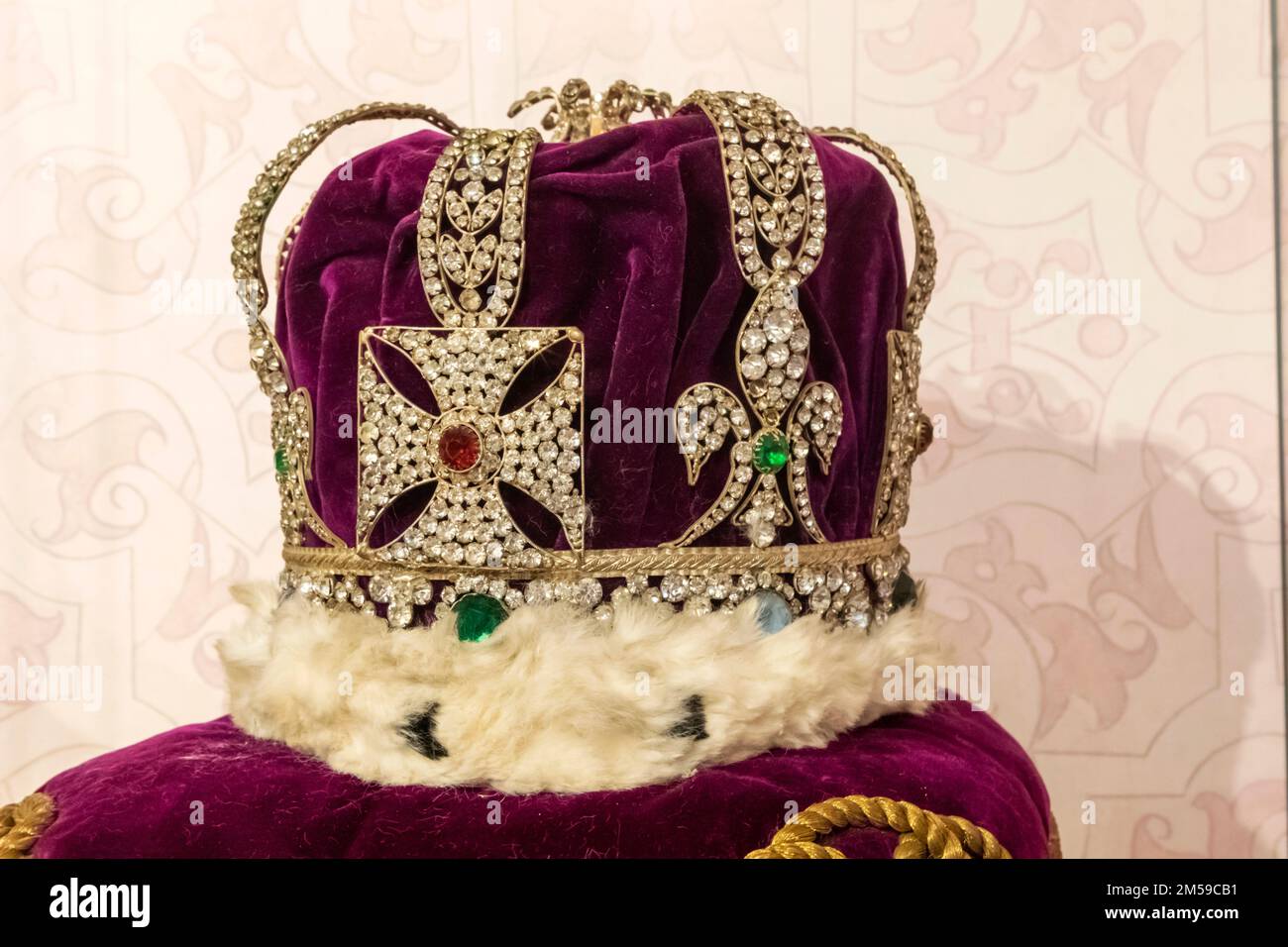 England, Kent, Rochester, Eastgate House, Exhibit of The Imperial State Crown *** Local Caption ***  UK,United Kingdom,Great Britain,Britain,England,E Stock Photo