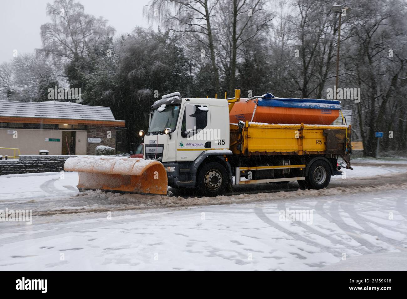 Callander, Scotland, UK. 27th December 2022. Heavy snow falling causing