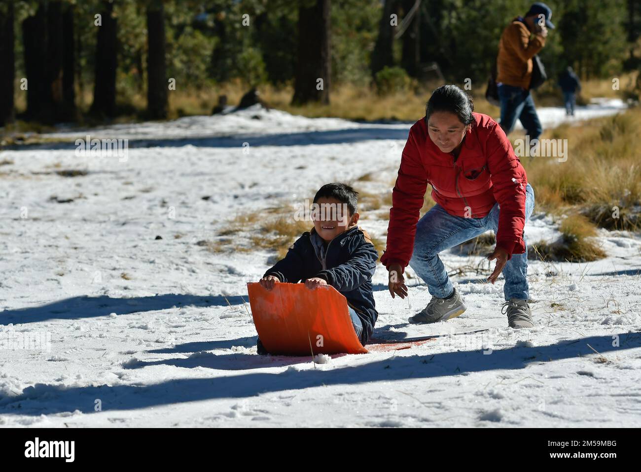 Zinacantepec, Mexico. 26th Dec, 2022. December 26 in Zinacantepec, Mexico :Hundreds of tourists visited the Nevado de Toluca Volcano 'Xinantecatl' National Park due to the first snowfall of the year caused by the cold front number 19. on December 26 in Zinacantepec, México. (Photo by Arturo Hernández/Eyepix Group/Sipa USA) Credit: Sipa USA/Alamy Live News Stock Photo