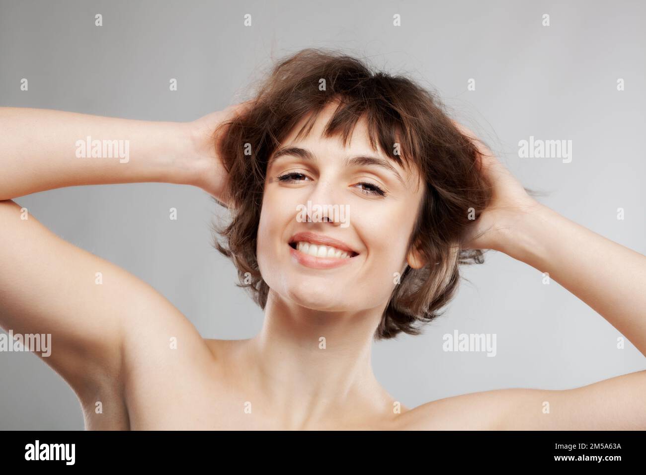  Model brunette short hair in hi-res stock photography and images - Alamy