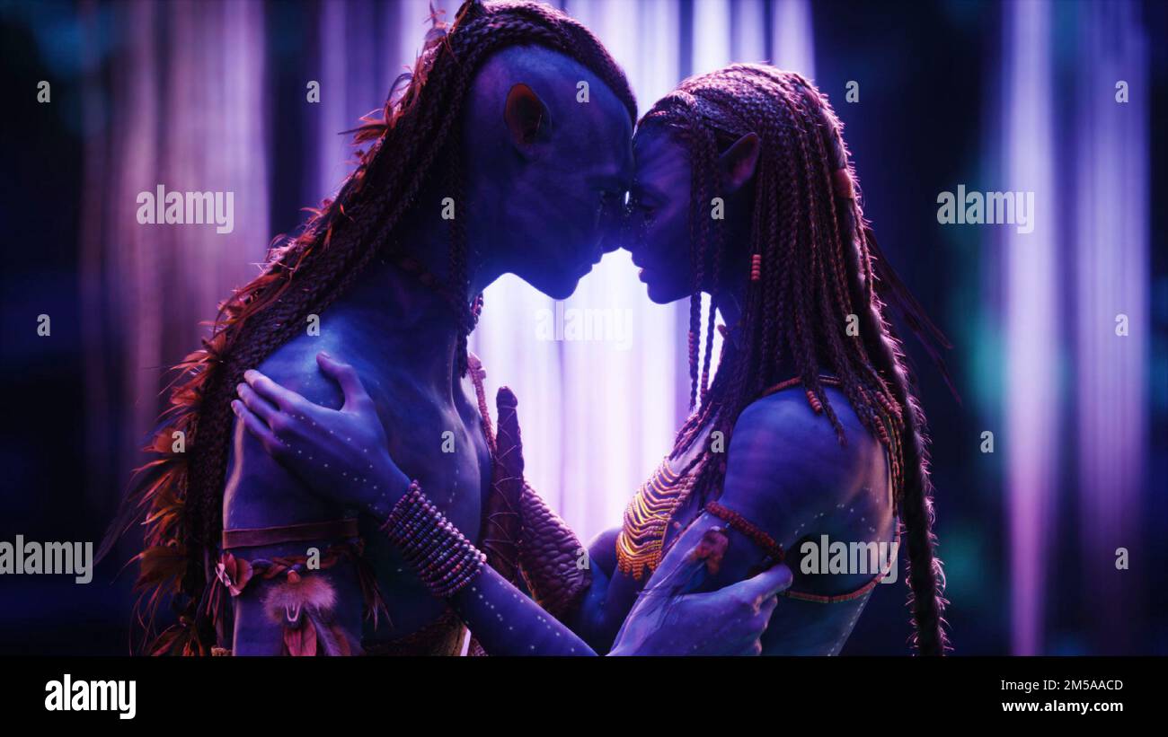 (L-R): Jake Sully (voiced by Sam Worthington) and Neytiri (voiced by ...