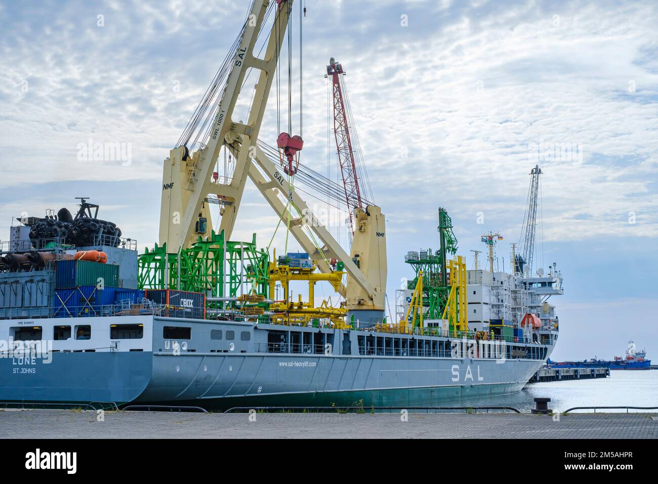 The heavy-lift ship LONE of the SAL Heavy Lift GmbH in the harbour of Mukran, Sassnitz, Mecklenburg-Western Pomerania, Germany, August 13, 2022. Stock Photo