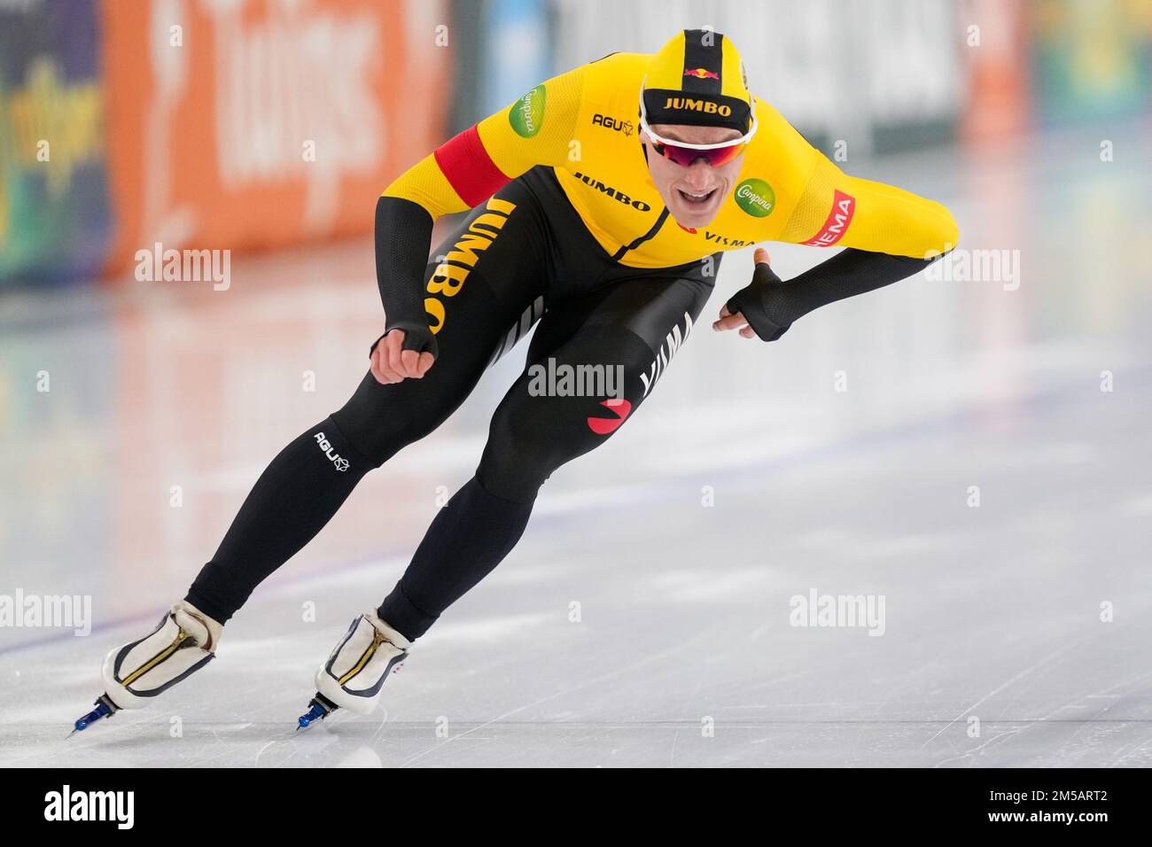 HEERENVEEN, NETHERLANDS - DECEMBER 27: Tijmen Snel of Team Jumbo Visma  competing on the Men's 1000m during the KNSB Speed Skating NK Sprint on  December 27, 2022 in Heerenveen, Netherlands (Photo by