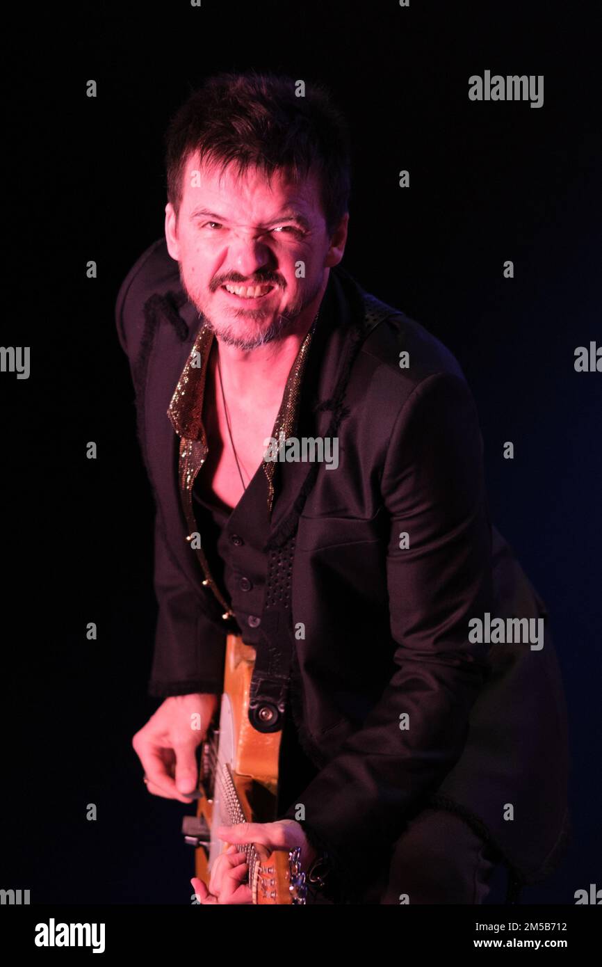 Madrid, Spain. 27th Dec, 2022. The singer Coque Malla performs during the concert at the WizCenter in Madrid, December 27, 2022, Spain (Photo by Oscar Gonzalez/NurPhoto) Credit: NurPhoto SRL/Alamy Live News Stock Photo