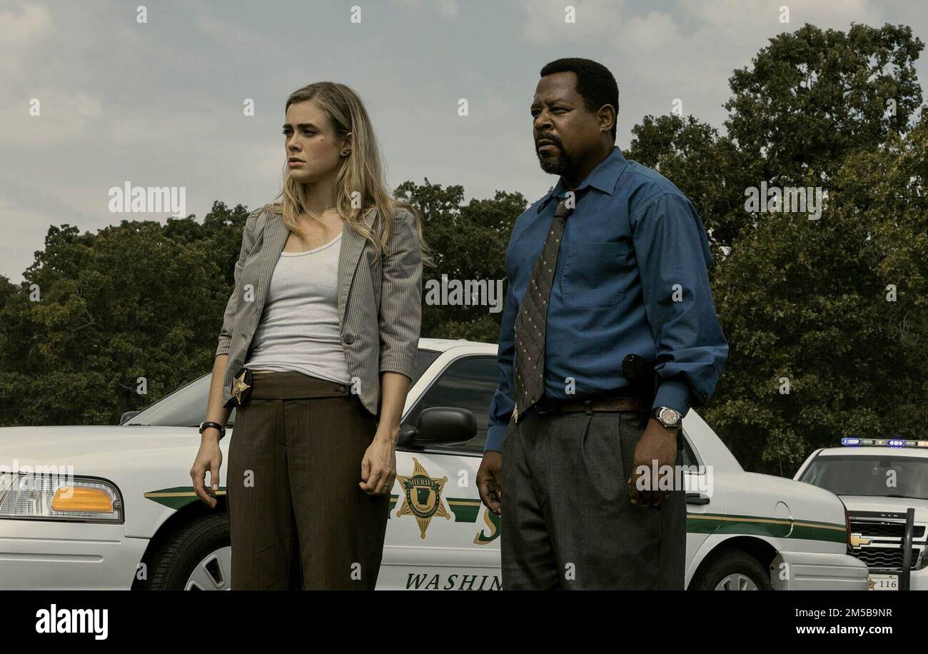 MINDCAGE, from left: Melissa Roxburgh, Martin Lawrence, 2022. ph ...
