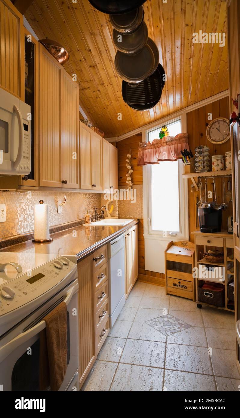 Bleached maple wood pinewood plank wall and ceiling
