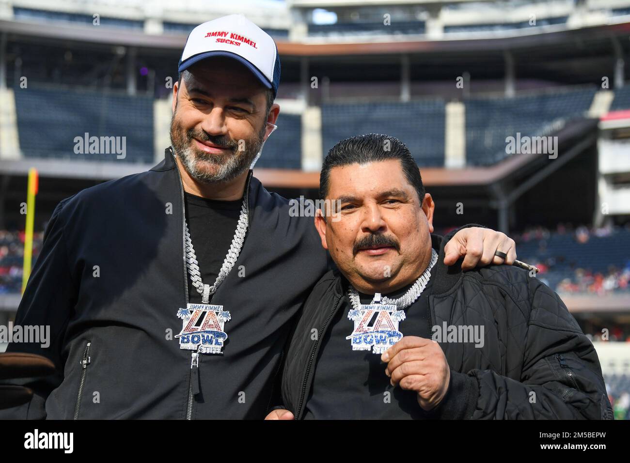 Jimmy Kimmel and Guillermo Rodriguez during the LA Bowl on Saturday, Dec. 17, 2022, in Inglewood, Calif. Fresno State defeated Washington State 29-6. Stock Photo