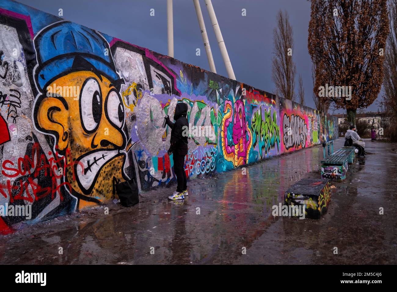 Germany, Berlin, 02. 01. 2022, Sunday afternoon in Mauerpark, graffiti wall, sprayer, rainy day Stock Photo