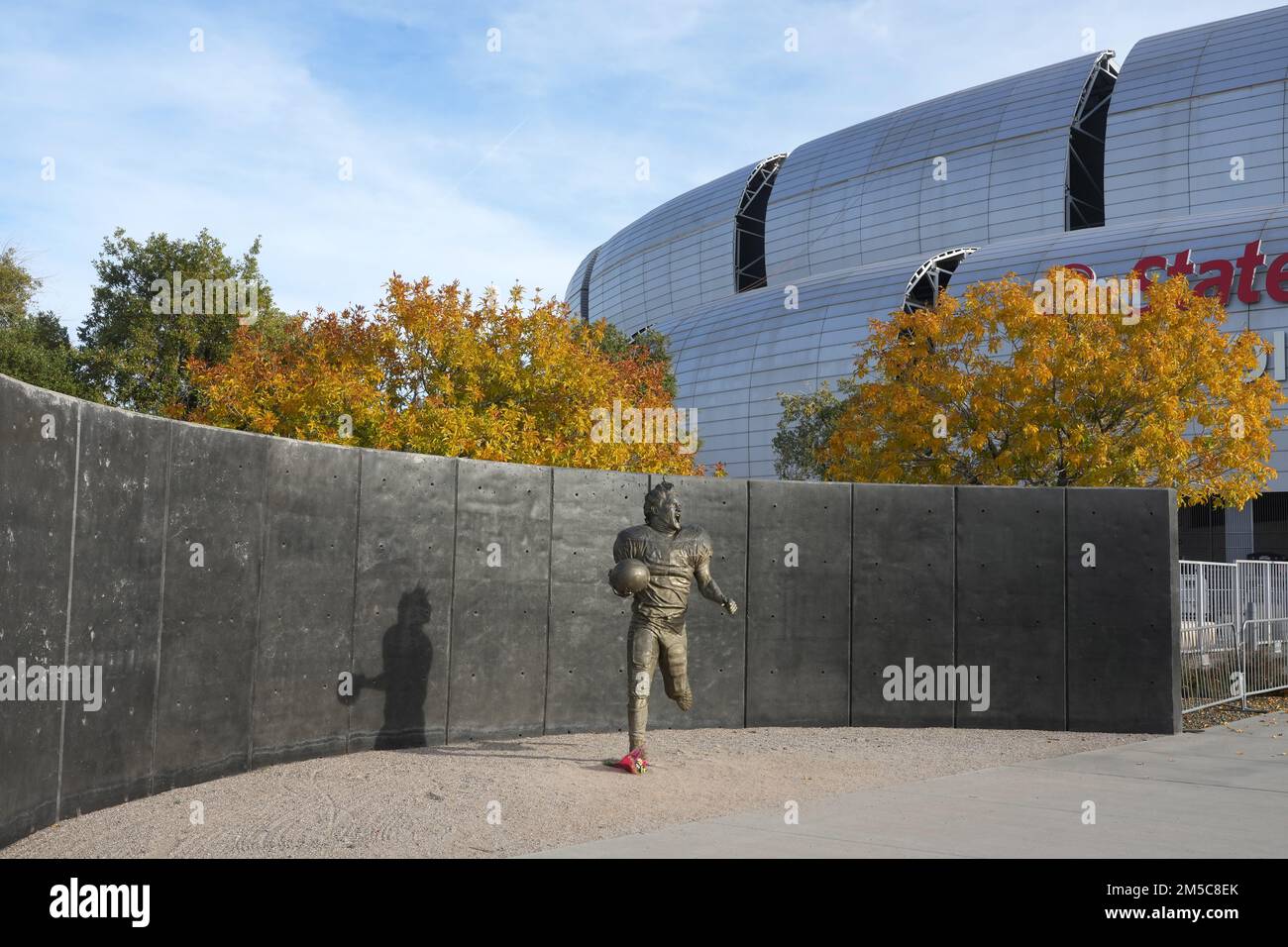 A general overall view of memorial statue of Arizona Cardinals linebacker Pat  Tillman at State Farm Stadium, Tuesday, Sept. 27, 2022, in Glendale, Ariz.  (Kirby Lee via AP Stock Photo - Alamy