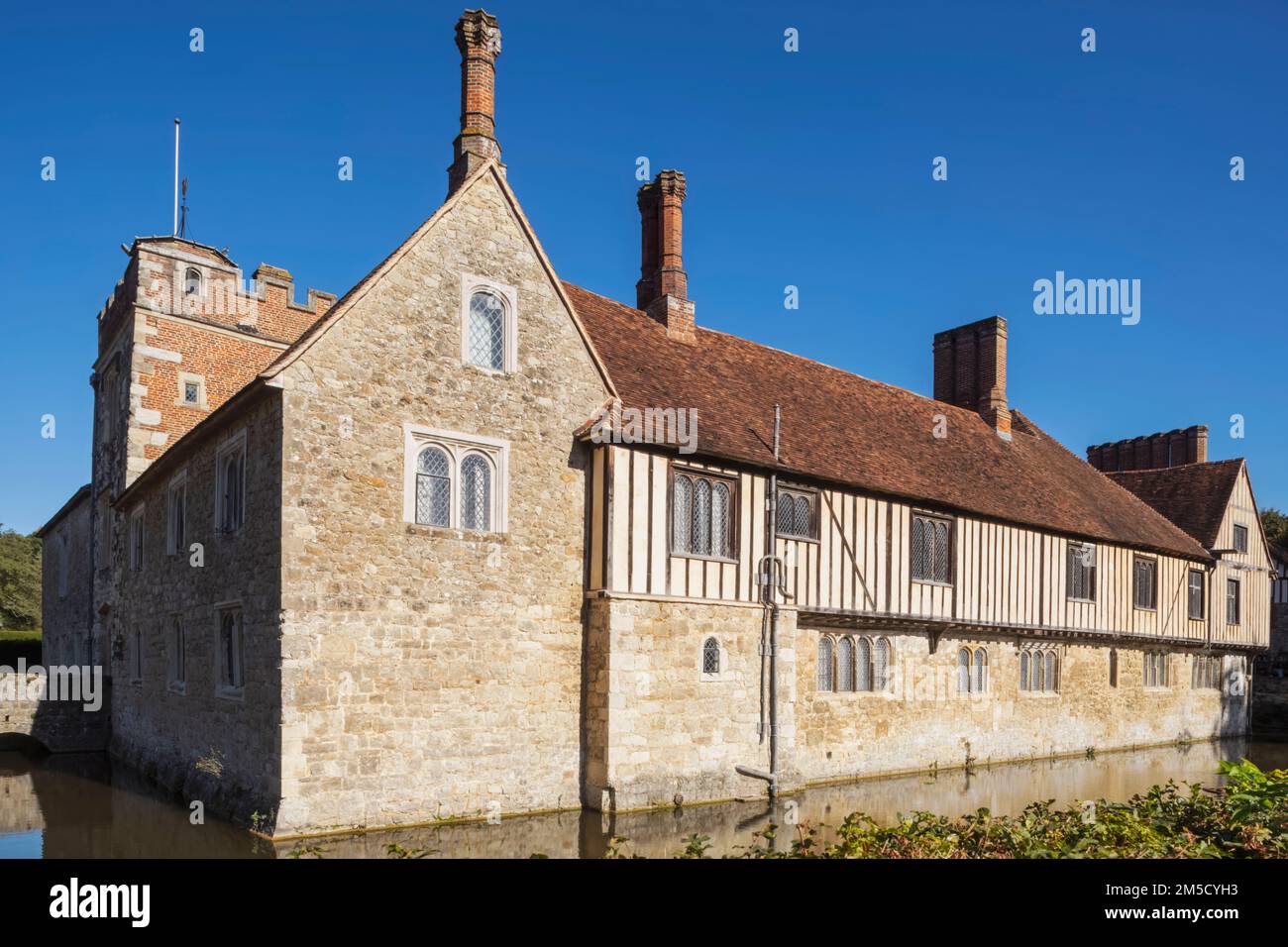 England, Kent, Sevenoaks, Ightham Mote, 14th century Moated Manor House Stock Photo
