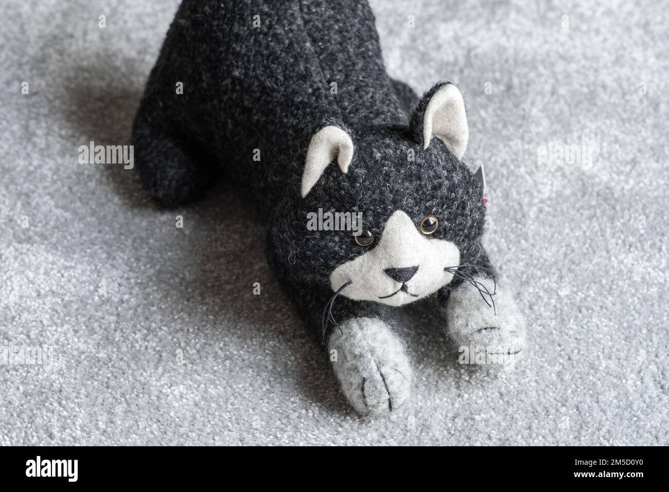 Cat designs doorstop hires stock photography and images Alamy