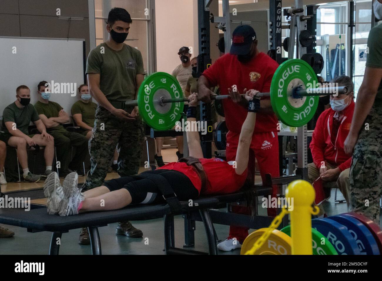 Powerlifting competition bench press store