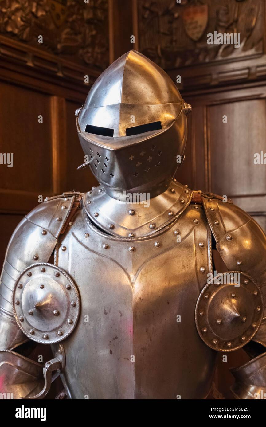 England, Kent, Sevenoaks, Ightham Mote, 14th century Moated Manor House, Medieval Suit of Armour Stock Photo