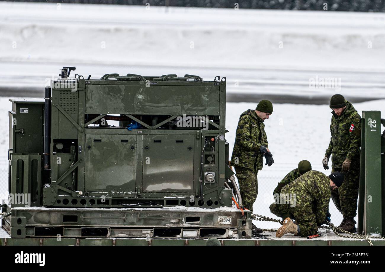 DVIDS - Images - Oregon Army National Guard medevac unit trains with Canadian  armed forces during Maple Resolve 2015 [Image 10 of 15]