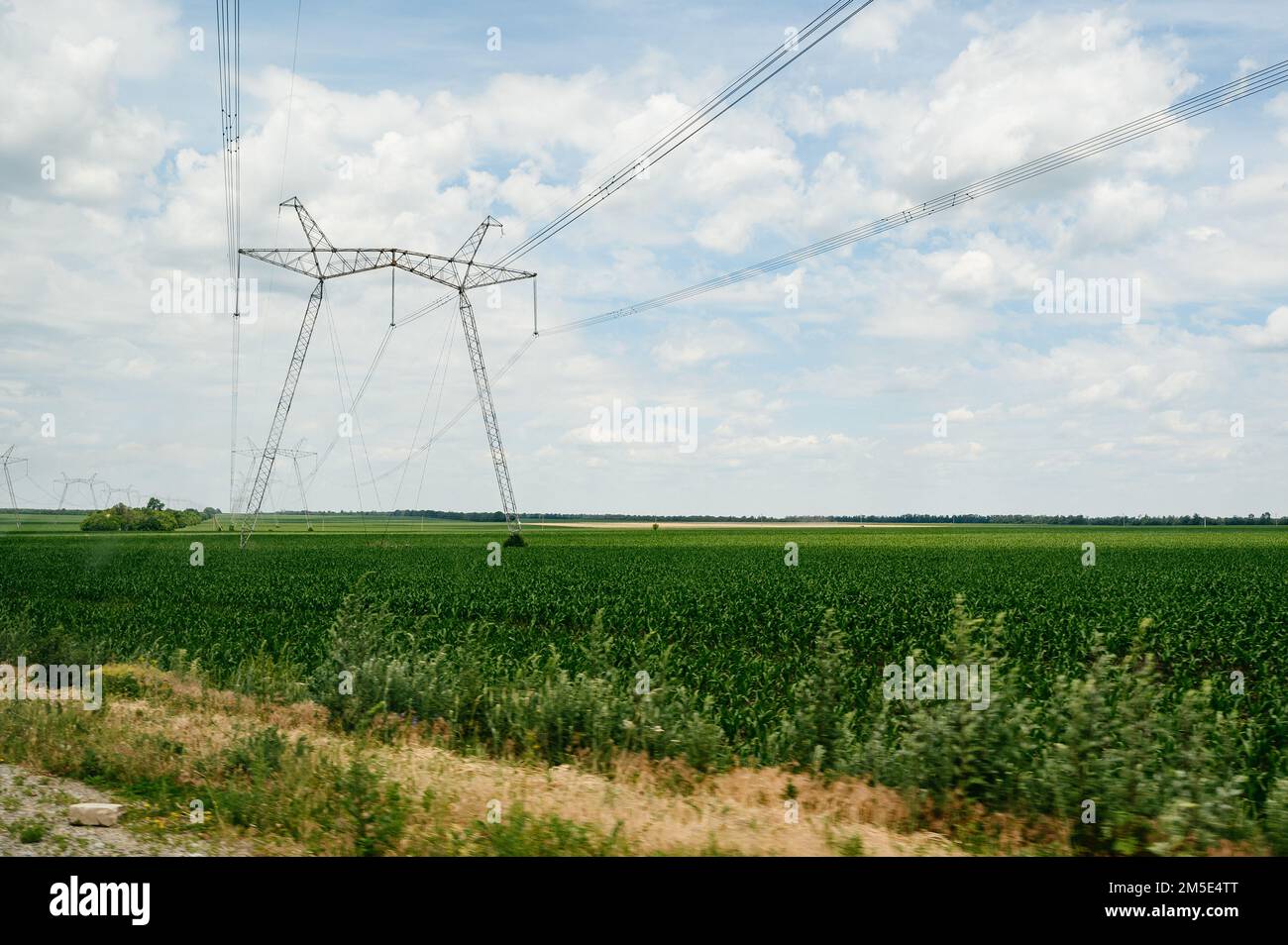 High voltage lines in the Ukrainian fields at the beginning of the war