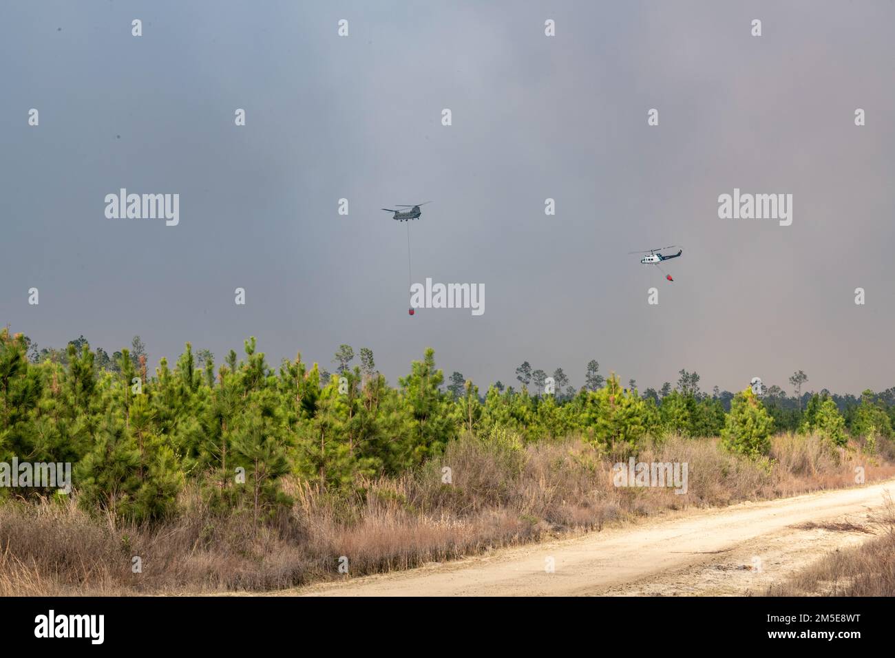 UH-60 Blackhawk and CH-47 Chinook helicopter crews from the Florida ...