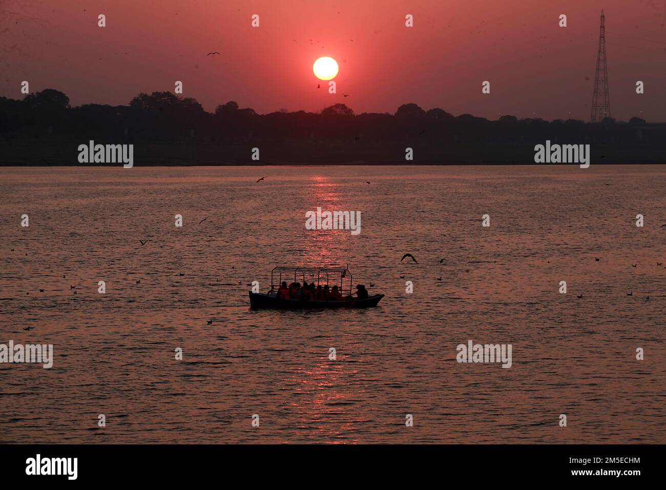 Prayagraj, India. 28/12/2022, Indians enjoying boating at sangam ...