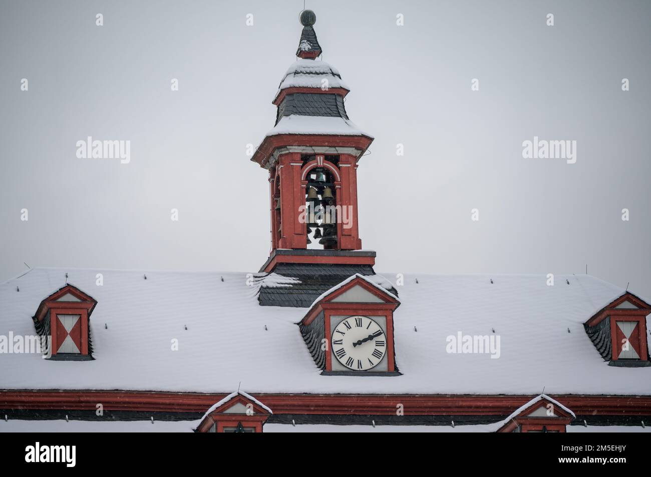 LINZ AM RHEIN, GERMANY - DEC 14, 2022: Town Hall clock and bell tower ...