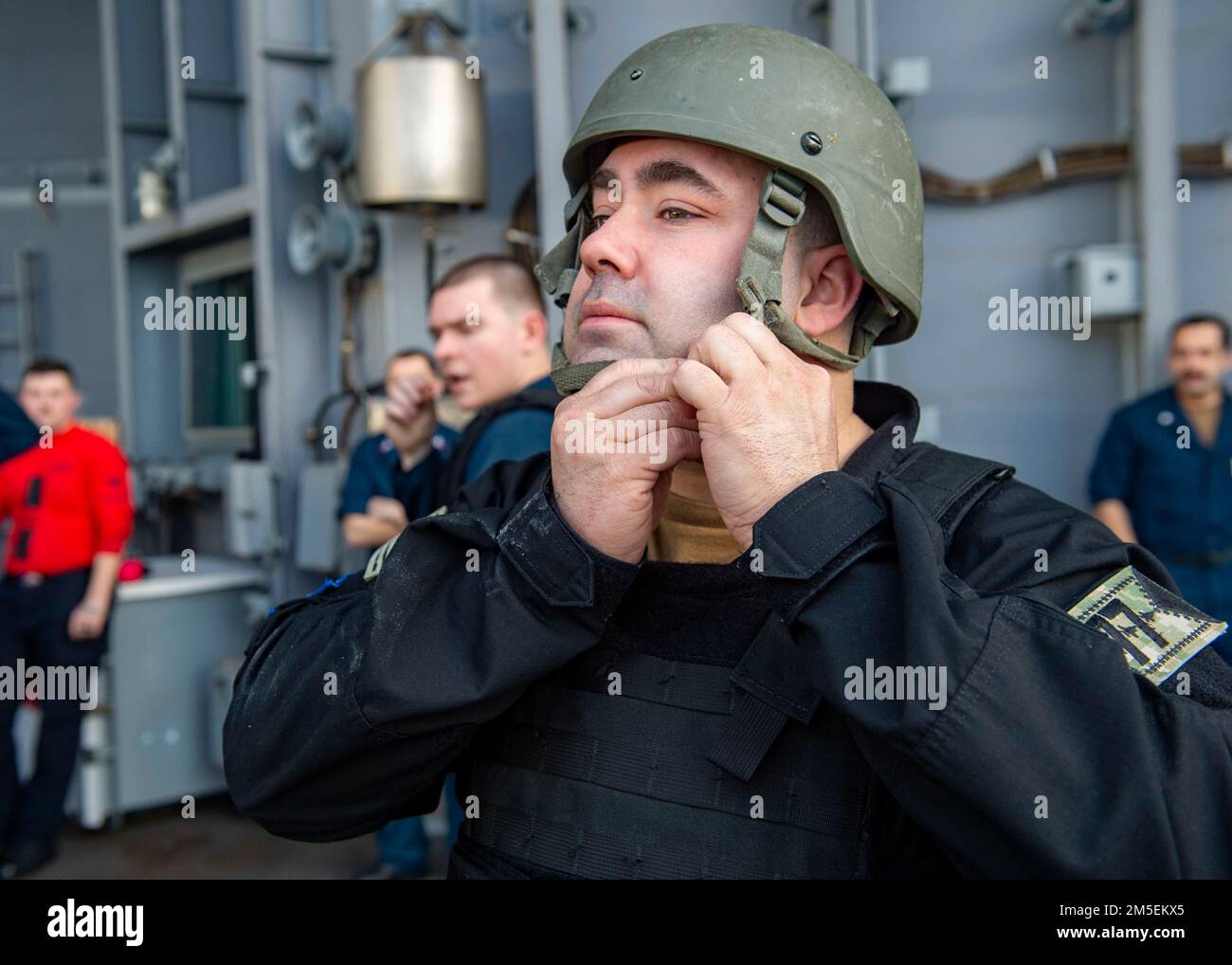 Image showcasing USS HELM (DD-388) - The Public's Library and Digital Archive