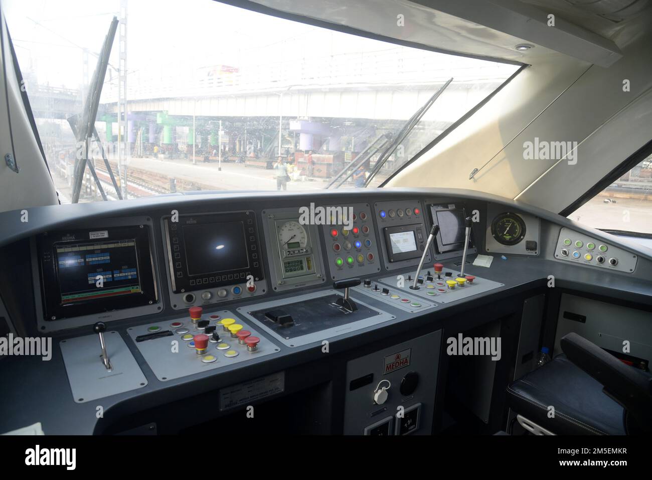 Howrah, India. 27th Dec, 2022. General view of Vande Bharat Express semi-high speed multiple unit electric train prior to official opening. on December 27, 2022 in Howrah, India. (Photo by Eyepix Group/Sipa USA) Credit: Sipa USA/Alamy Live News Stock Photo