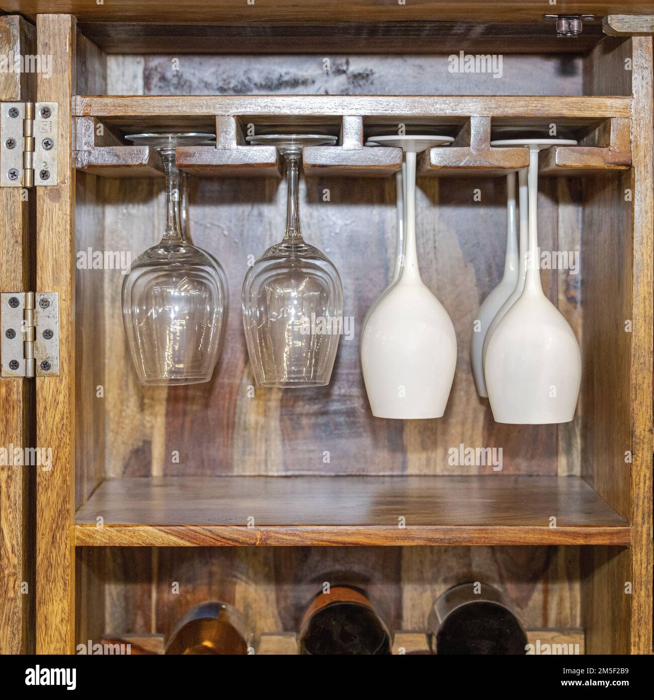 Hanging wine glasses upside down hotsell