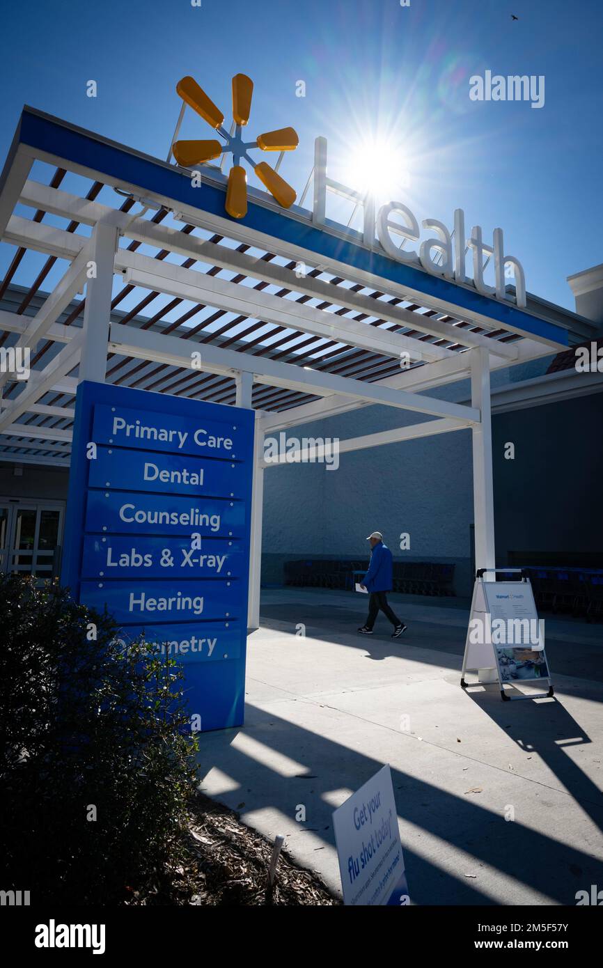 Walmart supercenters hires stock photography and images Alamy