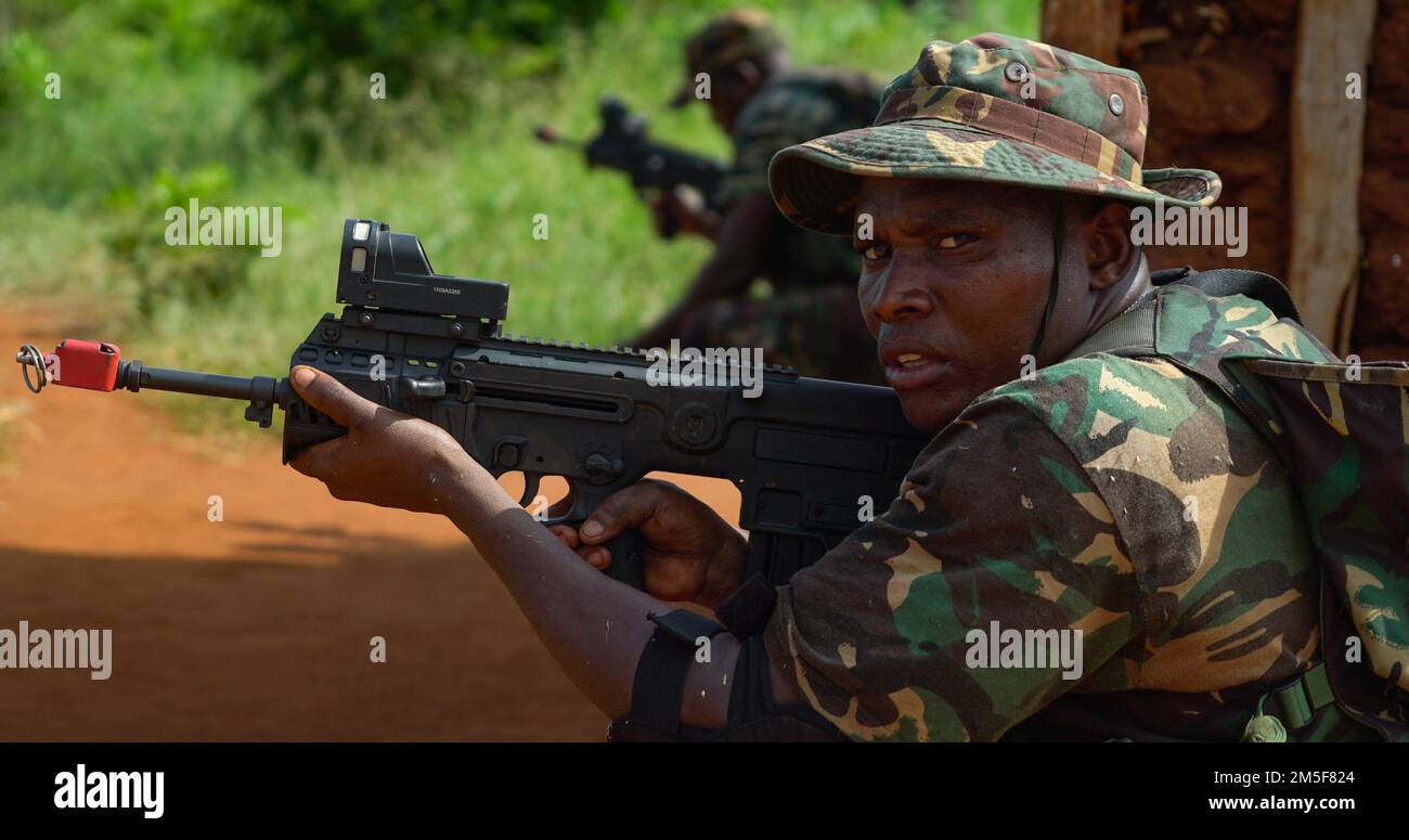 Army Green Berets Brought Out Their Newest Sniper Rifle For A Celebrity  Shoot-Off