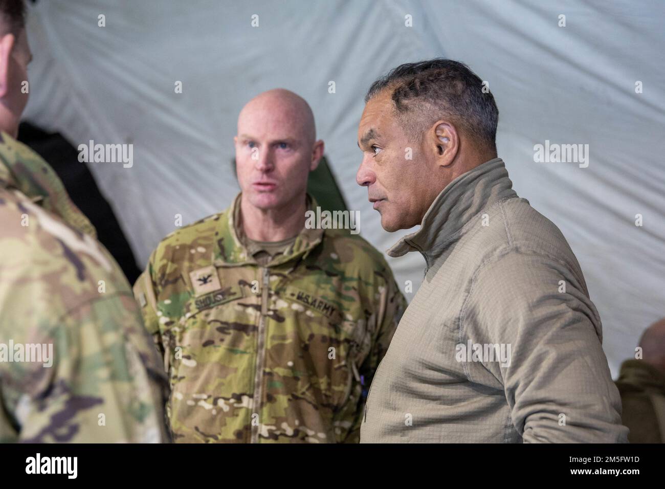 Gen. Michael Garrett, commanding general of U.S. Forces Command, meets ...