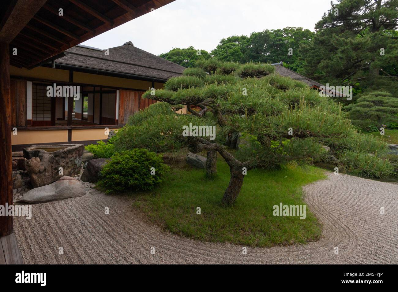 The Kikugetsutei Teahouse, Ritsurin Koen Park, Takamatsu, Japan. Stock Photo