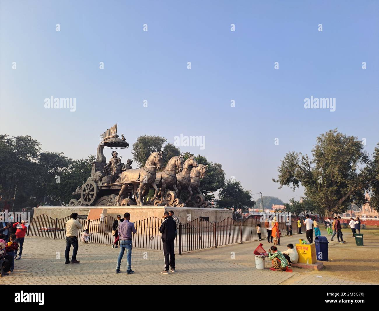 Bronze chariot with Lord Krishna and Arjuna at Brahma Sarovar in Kurukshetra, Haryana, India Stock Photo