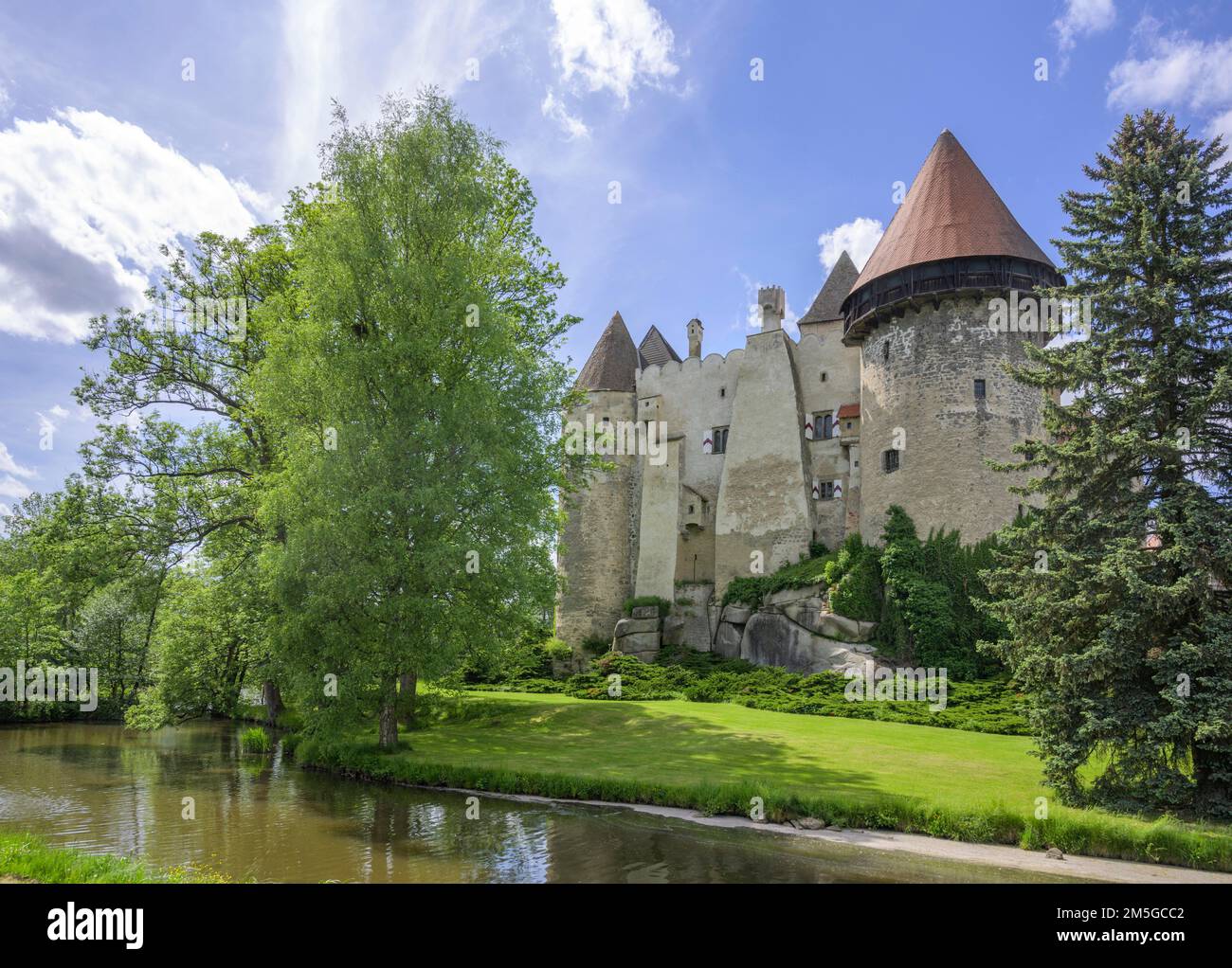 Castle with water-filled moat, Heidenreichstein, Lower Austria, Austria Stock Photo