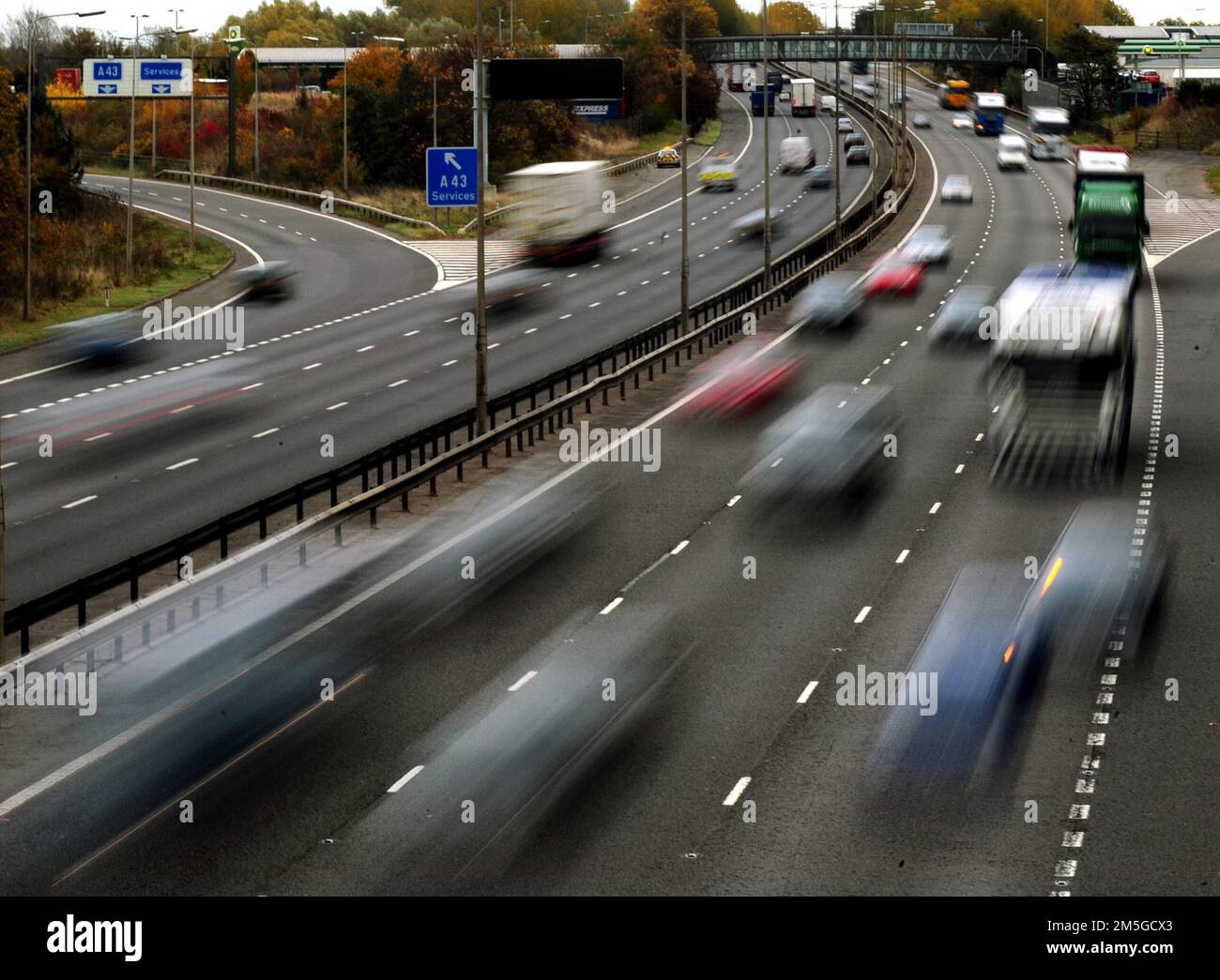 File photo dated 26/10/09 of traffic on the M1 motorway. More than three out of five tradespeople will be caught off guard by a £100 million tax raid, a new survey suggests. Some 62% of respondents to a survey of more than 1,000 van drivers by online vehicle marketplace Auto Trader said they were unaware of the looming rise in company van tax quietly announced in Chancellor Jeremy Hunt's autumn statement. Issue date: Thursday December 29, 2022. Stock Photo