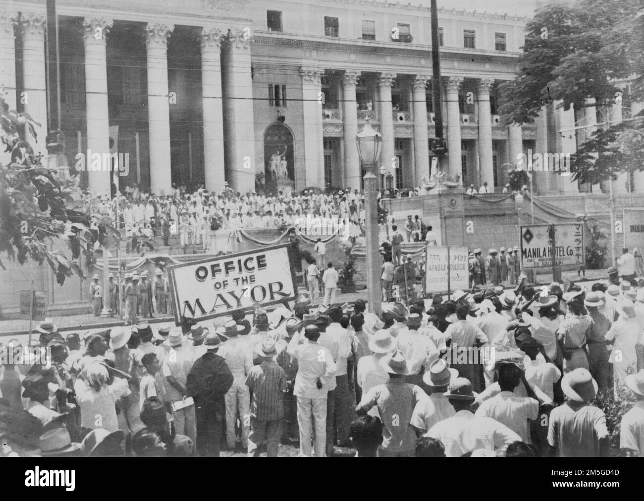 Pacific War, 1941-1945. Manila under Japanese-occupation - Filipino citizens gather outside of the Legislative Building in support of Jose P. Laurel, President of the Japanese-controlled 2nd Philippine Republic, September 1943. Stock Photo