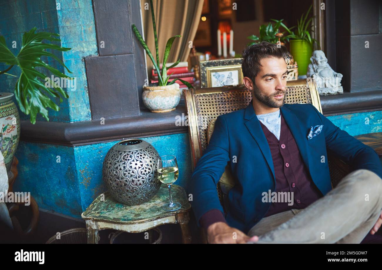 Man sitting bar hi-res stock photography and images - Alamy