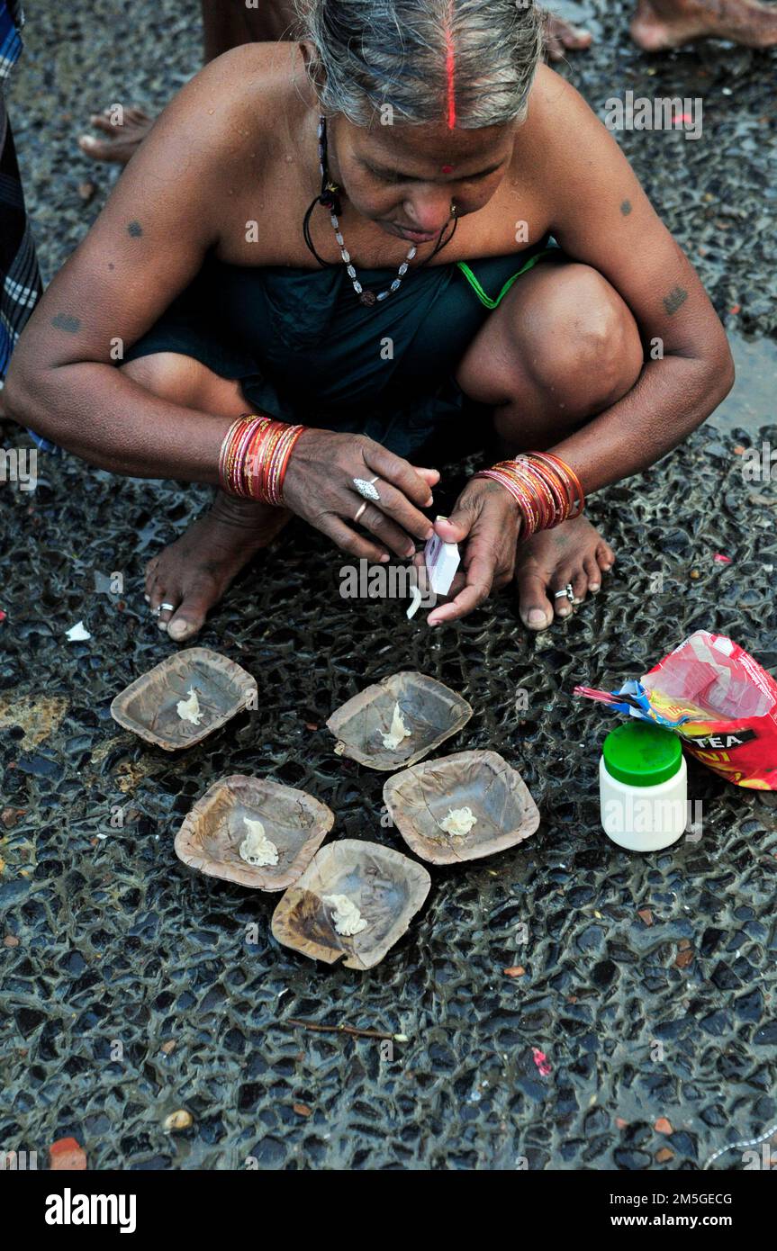 Bathing rites hi-res stock photography and images - Alamy