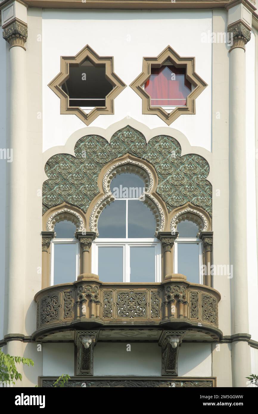 Moorish building with balcony and ornaments, Moorish, star-shaped, stars, two, windows, open, to, Eschenheimer Anlage, city centre, Main, Frankfurt Stock Photo