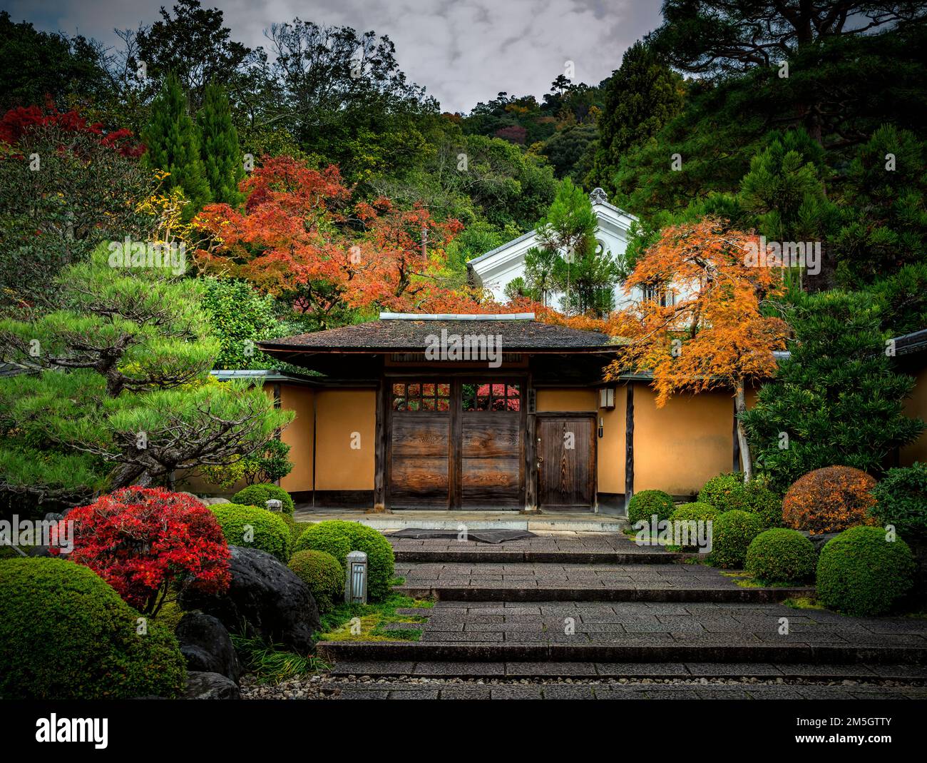 Traditional Japanese entrance to a home in Kyoto Stock Photo