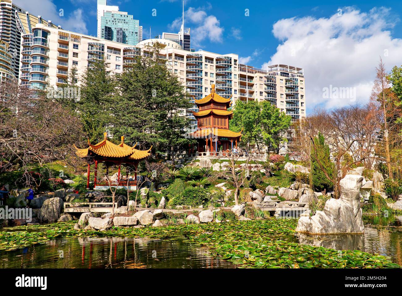 Chinese garden design hi-res stock photography and images - Alamy, image size:1300x956
