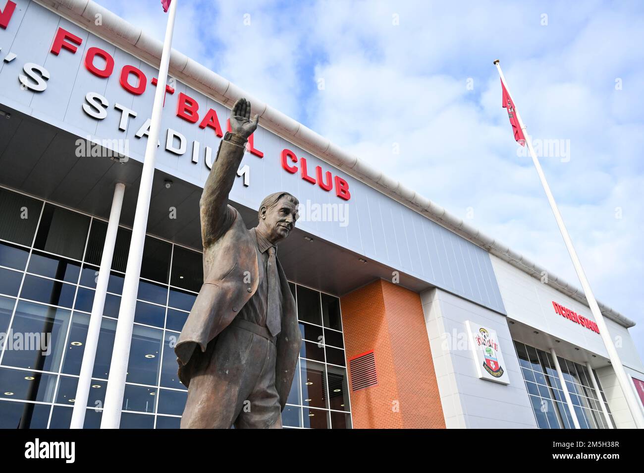 Ted bates statue at entrance to Southampton Football Club St Mary;'s