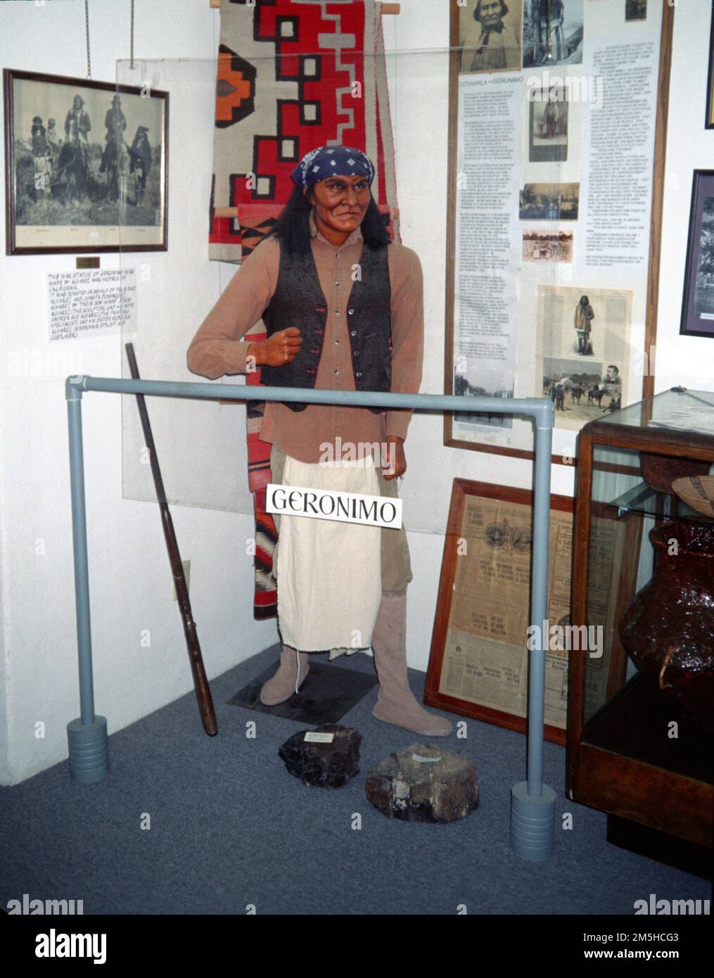 Geronimo statue hires stock photography and images Alamy