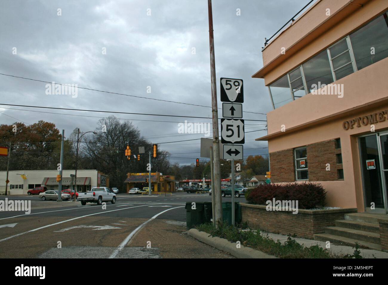 Great River Road Leaving Covington Town Square. Driving west on