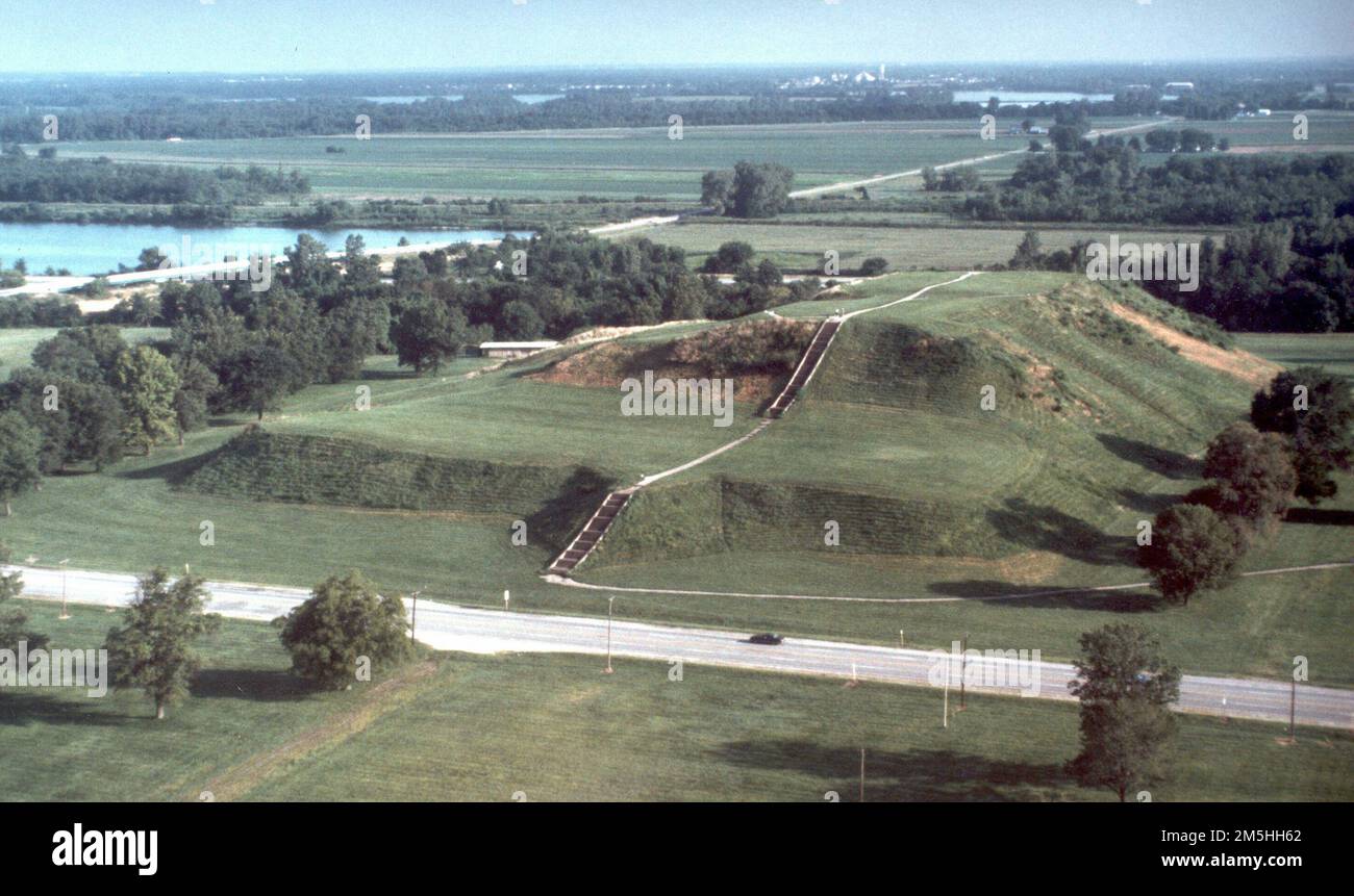Great River Road - An Aerial View of Monks Mound. This aerial view reveals the astonishingly large Monks Mound, located at Cahokia Mounds State Historic Site. Collinsville, Illinois Stock Photo