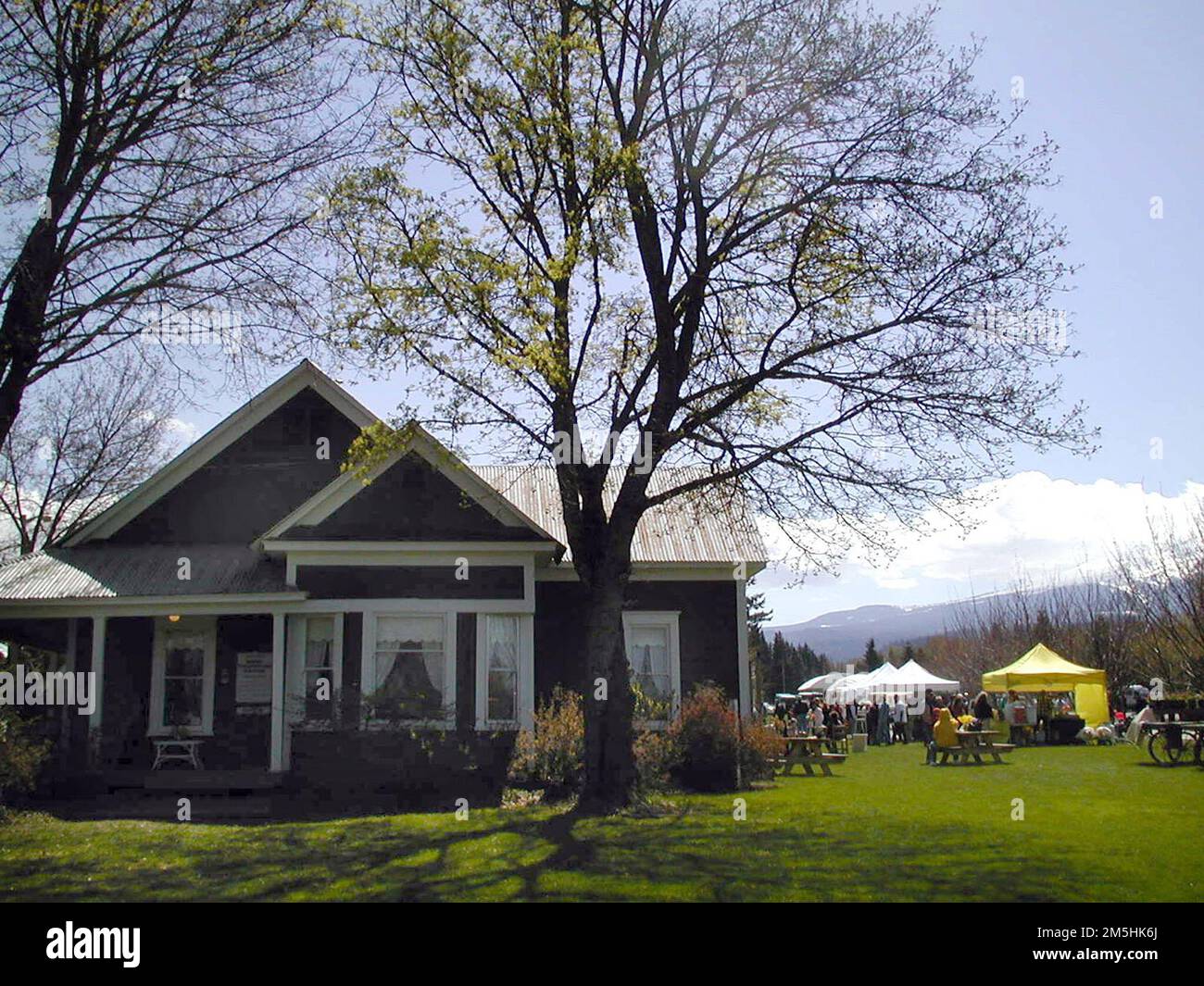 Mt. Hood Scenic Byway - Hutson Museum. Built in 1993 to match the style of the neighboring Ries-Thompson House, the oldest remaining residence in Parkdale, the Museum is located on the 2-acre complex designated as a National Historic Site. Location: Parkdale, Oregon (45.520° N 121.597° W) Stock Photo