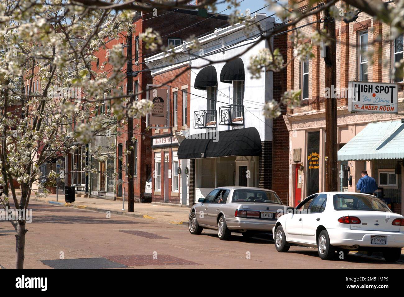 harriet-tubman-underground-railroad-byway-cars-parked-before
