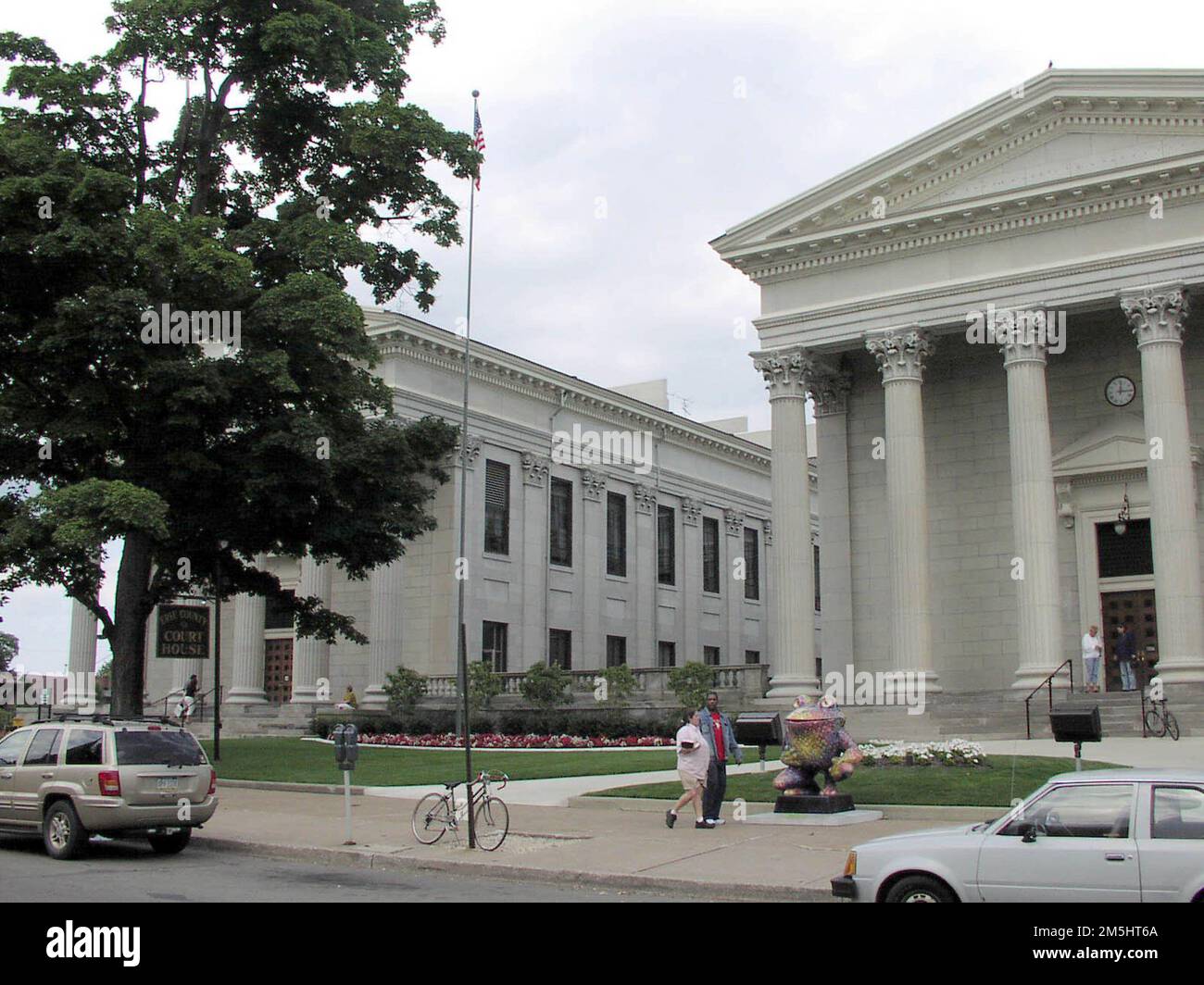 Great Lakes Seaway Trail - Erie County Courthouse. The Erie County Courthouse, attributed to Thomas Ustick Walter, is just one example of the beautiful architecture in historic downtown Erie. The courthouse is the center of Erie County Government. Erie, Pennsylvania (42.129° N 80.088° W) Stock Photo