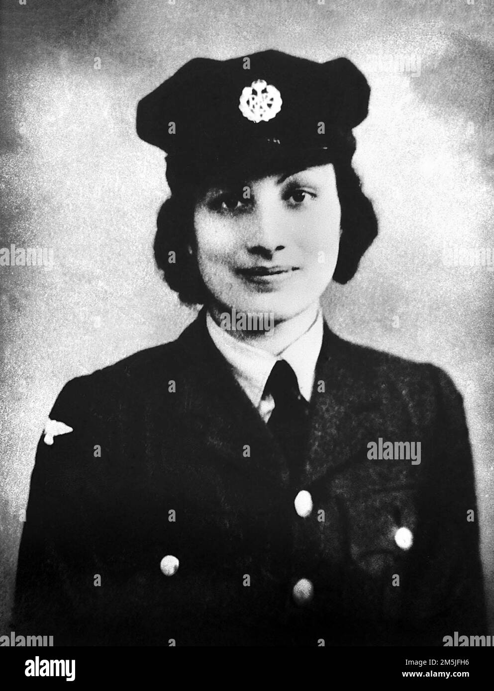 Noor Inayat Khan. Portrait of the British Special Operations Executive (SOE) agent, Noor-un-Nisa Inayat Khan (1914-1944), c. 1943 Stock Photo